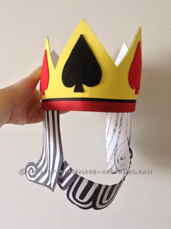 Harry\'s crown with hair and beard. All paper, foam and felt!