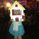 Cool Alice in Wonderland Costume: Alice Grew Too Big for the House!