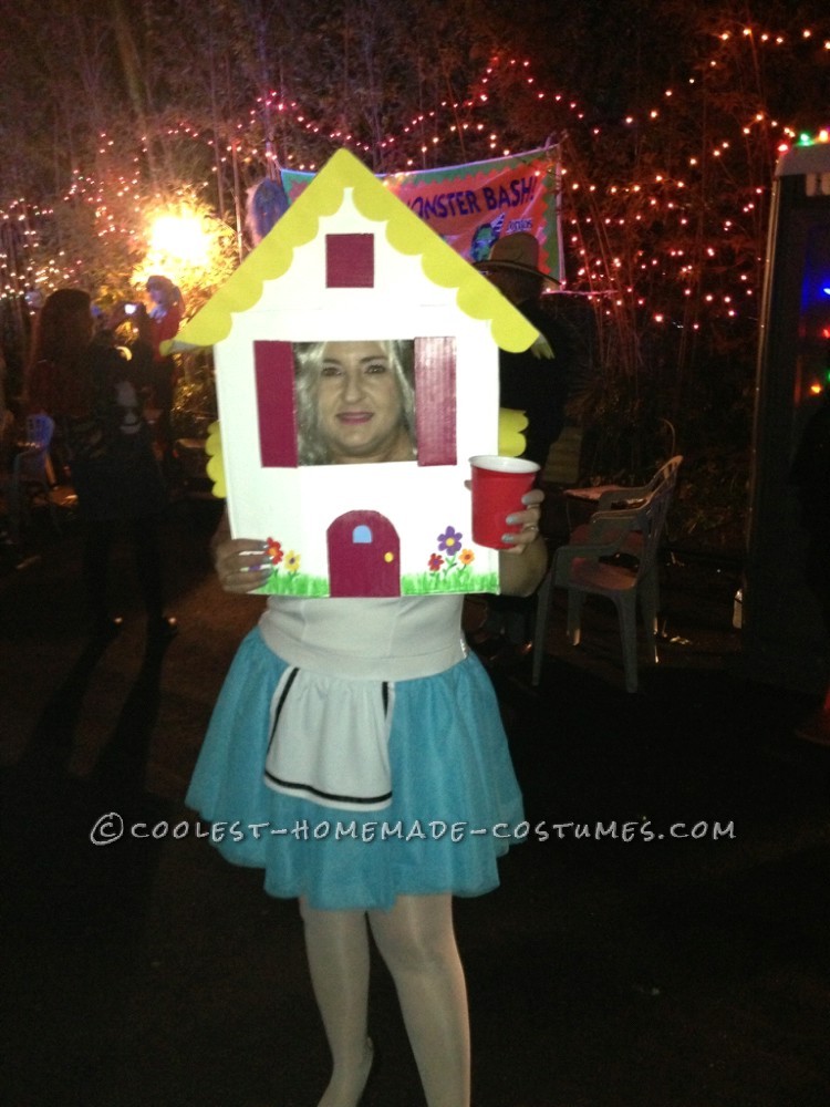 Cool Alice in Wonderland Costume: Alice Grew Too Big for the House!