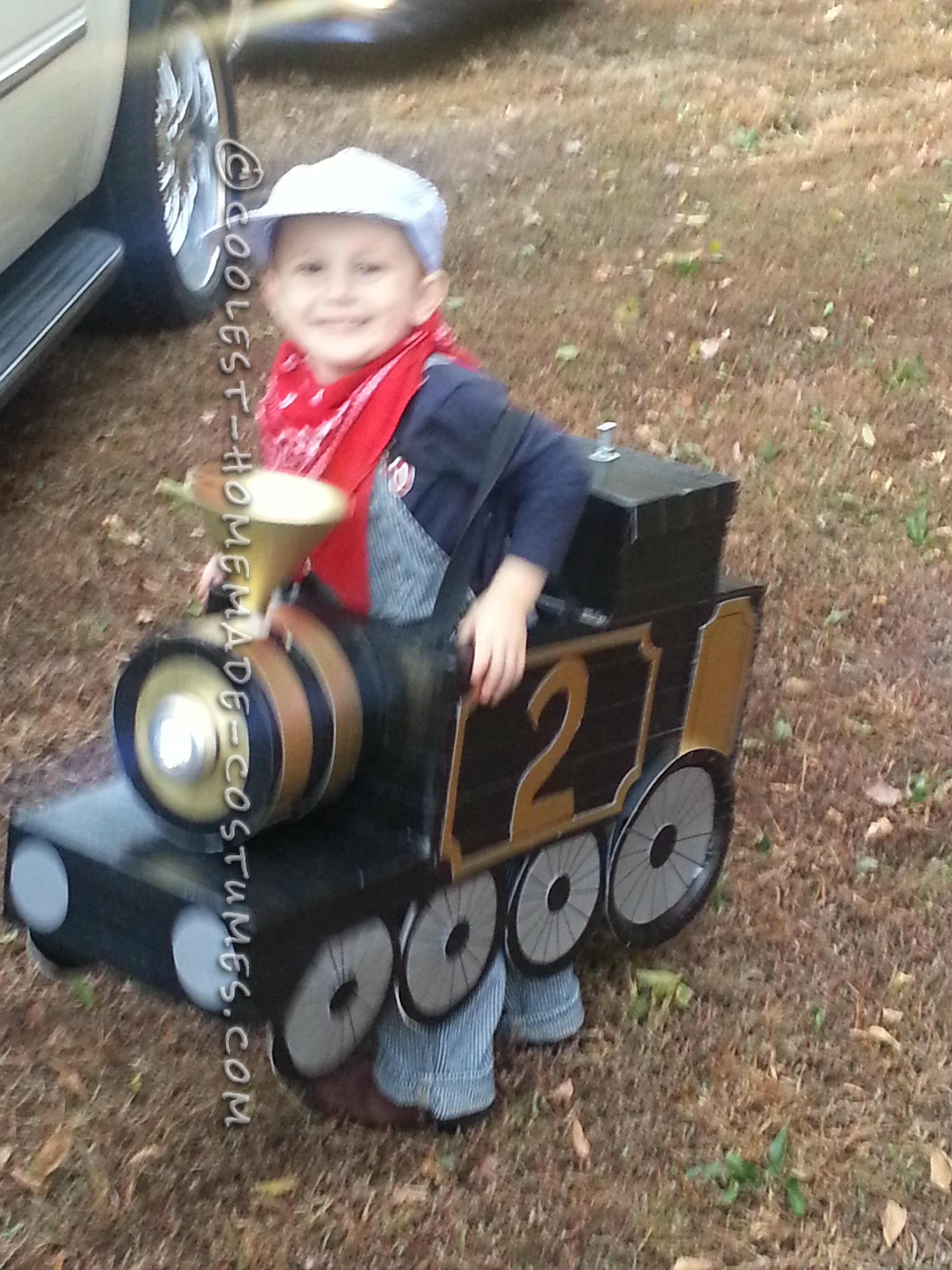 Awesome Halloween Steam Locomotive Train with a Little Engineer!