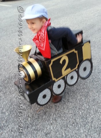 Awesome Halloween Steam Locomotive Train with a Little Engineer!