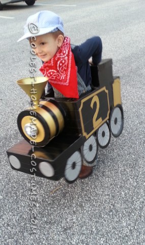 Awesome Halloween Steam Locomotive Train with a Little Engineer!