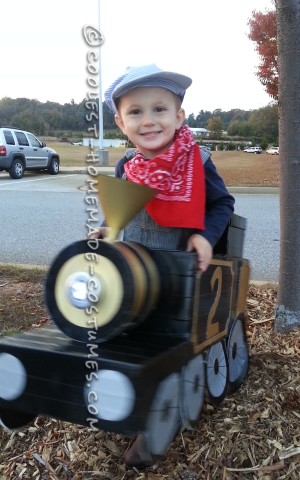 Awesome Halloween Steam Locomotive Train with a Little Engineer!