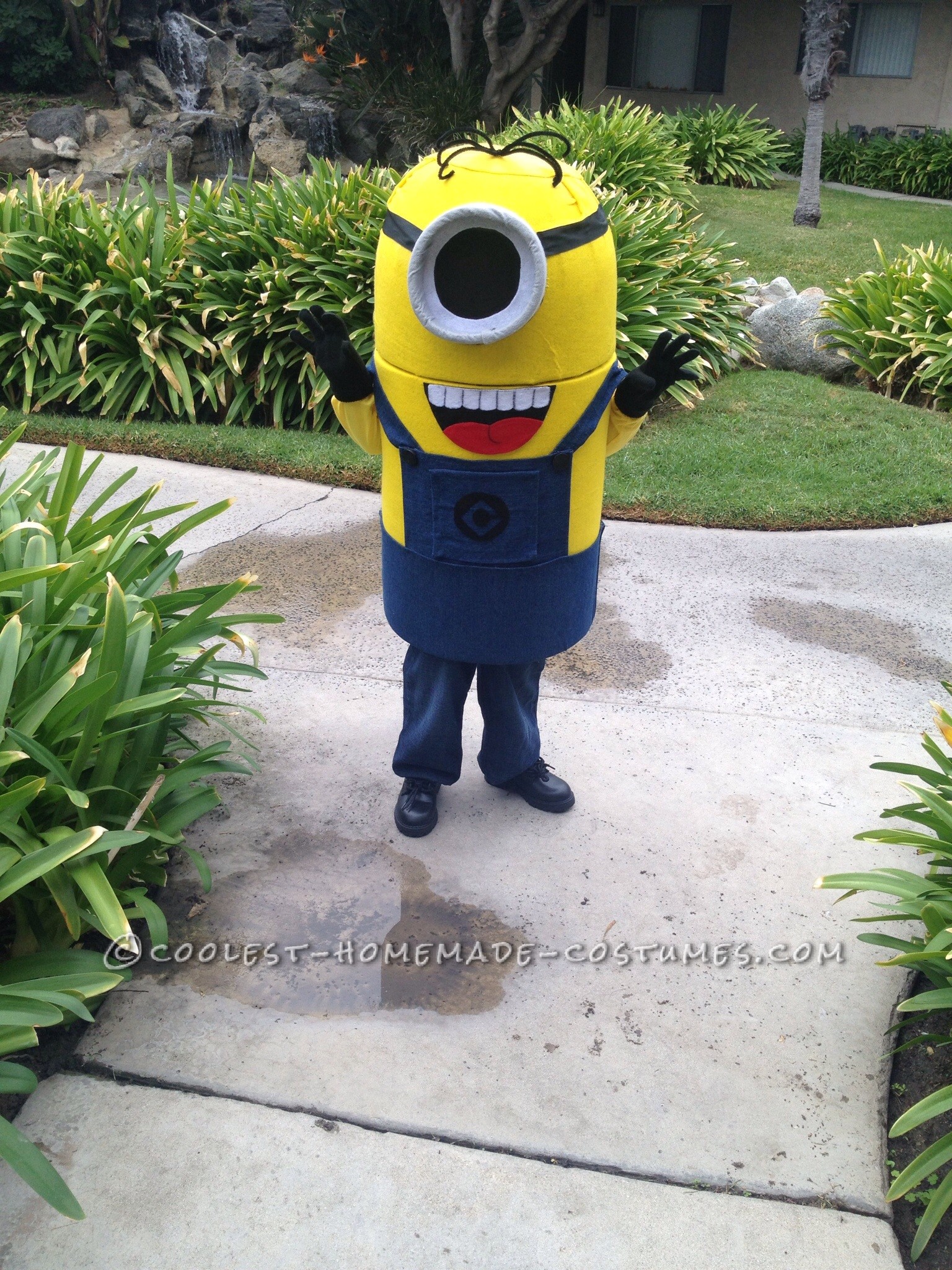 Coolest Handmade Minion Costume