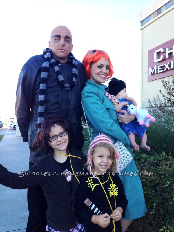Cool Despicable Us Family Costume