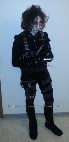 Cool DIY Edward Scissorhands Halloween Costume