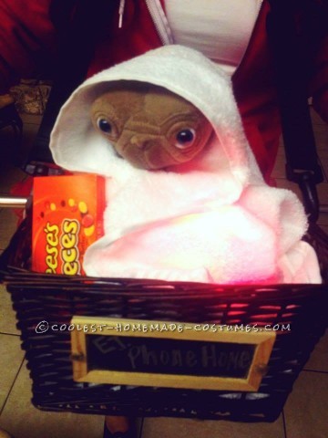 Last-Minute Elliot and ET Costume for Girls