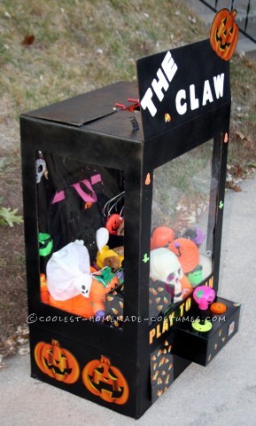 Girl's Halloween Claw Machine Costume