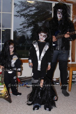 Cool Family KISS Costume (... and KISSING My Fingertips Goodbye!)