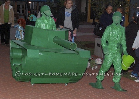 Life-Size Green Army Men and Tank Couple Halloween Costume