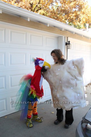 Cool Mom and Daughter Couple Halloween Costume: Polly Wants A Cracker!