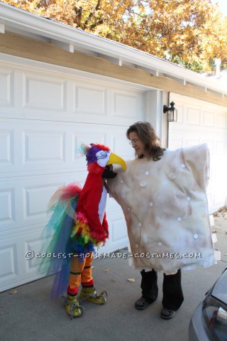 Cool Mom and Daughter Couple Halloween Costume: Polly Wants A Cracker!