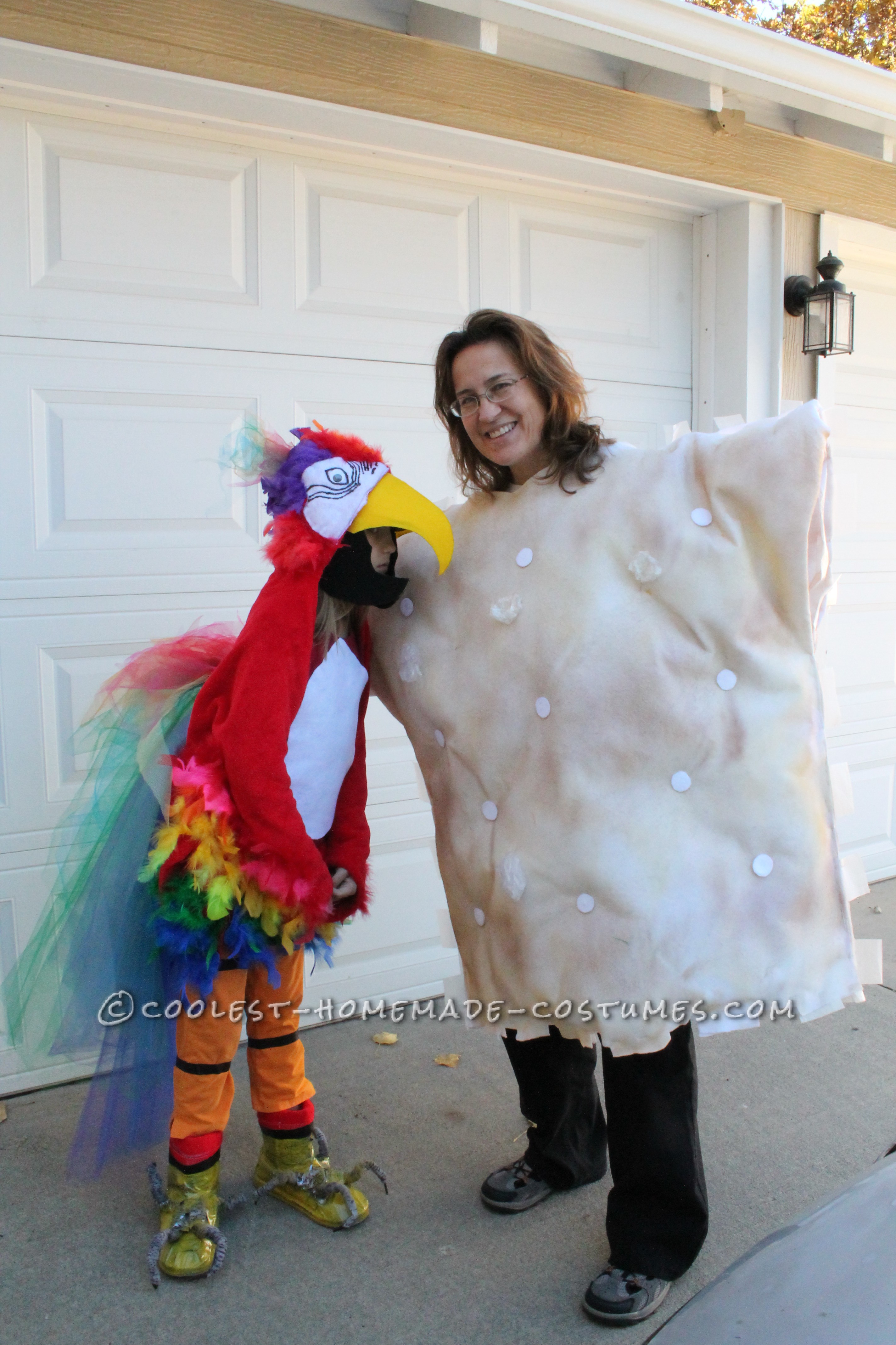 Cool Mom and Daughter Couple Halloween Costume: Polly Wants A Cracker!