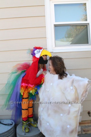 Cool Mom and Daughter Couple Halloween Costume: Polly Wants A Cracker!