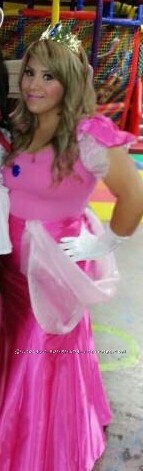 Pretty Princess Peach DIY Halloween Costume