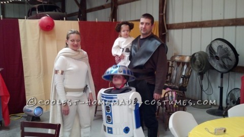 Cool R2-D2 Costume for a Boy