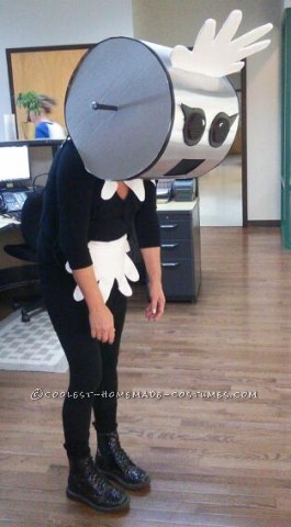 Cool DIY Jetsons Costume: Rosie the Robot Comes Out of Retirement!