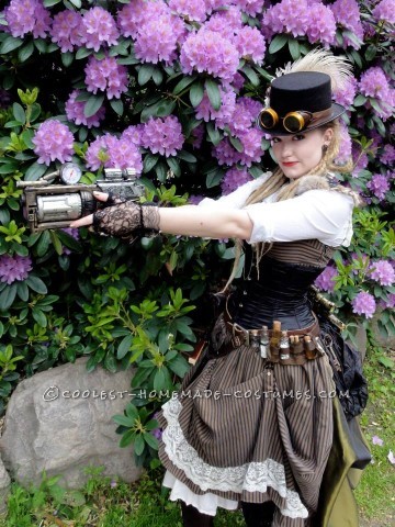 Cool Woman's Steampunk Costume: The Lady Captain of the Ark