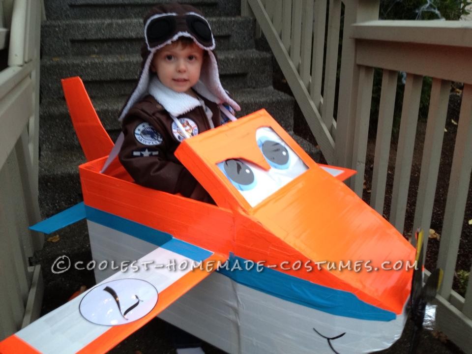 Cool DIY Homemade Cardboard Airplane Halloween Costume - YouTube