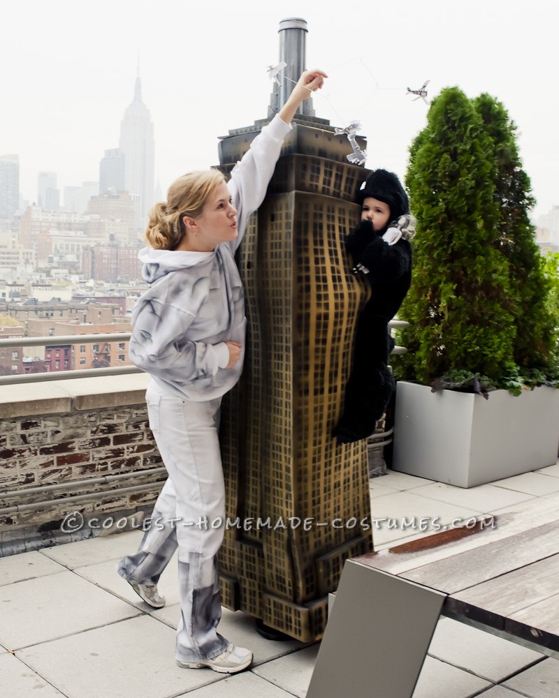 Amazing Mom, Dad and Toddler King Kong Costume