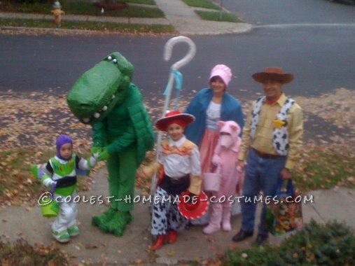 Cool Homemade Toy Story Family Costume