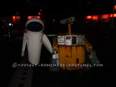 Cool Homemade Wall-E Costume with Moving Parts