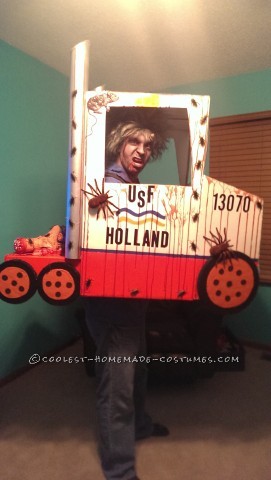 Creepy DIY Zombie Truckers Couple Costume