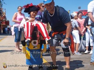 Optical Illusion Costume: A Minion Carrying a Pirate in a Treasure Chest
