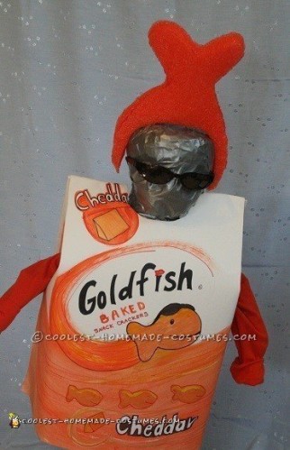 Easy Last-Minute Goldfish Crackers Costume