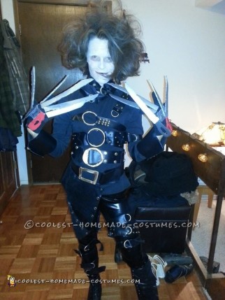 Low-Cost DIY Movie-Worthy Edward Scissorhands Costume