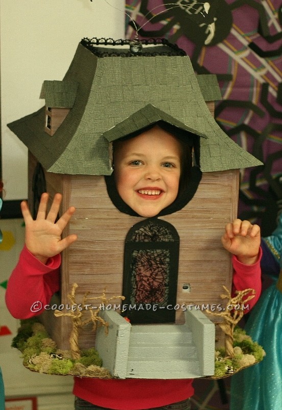 Cool Homemade Costume for Kids: Haunted House
