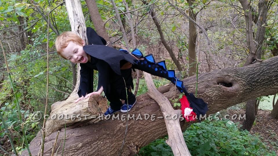 Awesome DIY Toothless Alpha Costume