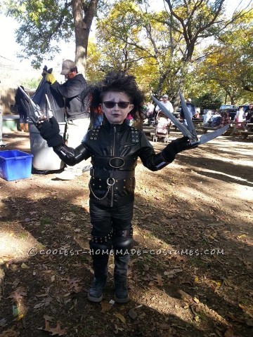 Cool Mom/Son Couple Costume: Edward Scissorhands and Peg Boggs