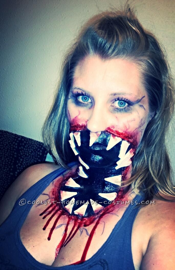 Scary Neck Mouth Zombie Costume
