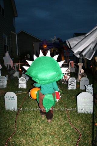 Cool Homemade Venus Fly Trap Costume for a Boy