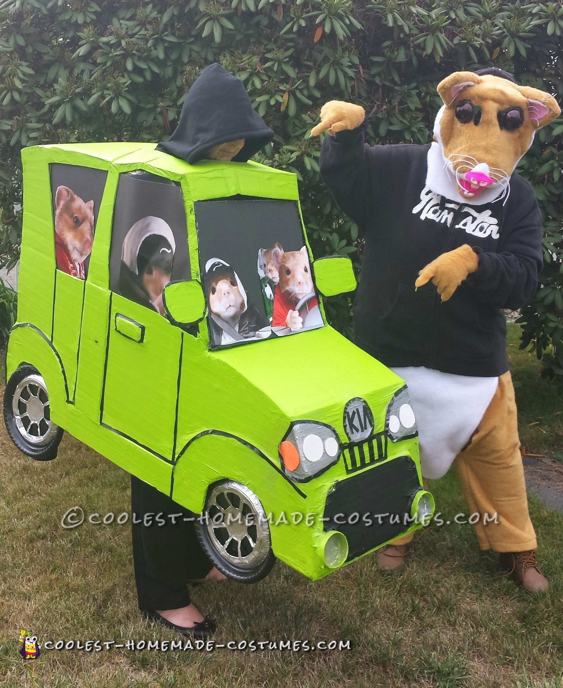Cool DIY Couple Costume: Kia Hamster and Soul Car