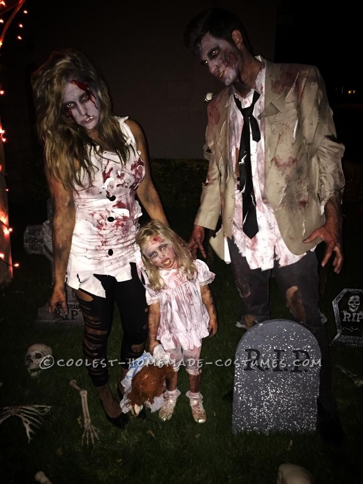 Cool Zombie Family Costumes