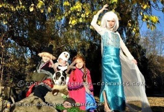 Family Frozen Costumes with Grand Kids and Grand Dog