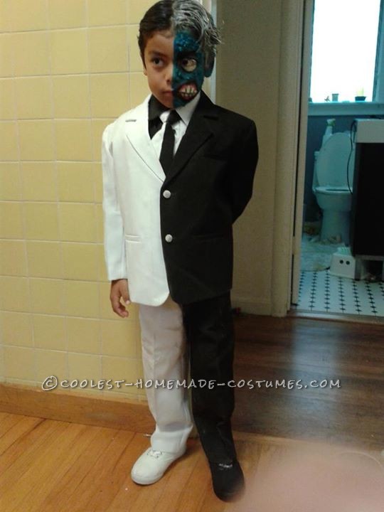 Awesome Two-Face (Batman Villain) Costume