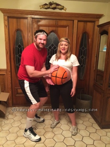 Pregnant Couple Costume: Basketball Player and Ball