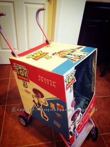 Cool Mom and Baby Costume: Toy Story Jessie Doll in Box Costume