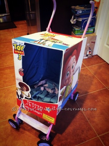 Cool Mom and Baby Costume: Toy Story Jessie Doll in Box Costume