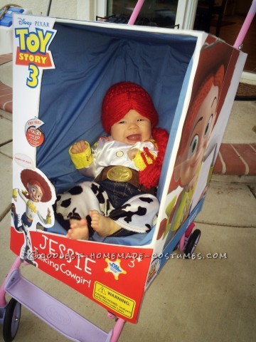 Cool Mom and Baby Costume: Toy Story Jessie Doll in Box Costume