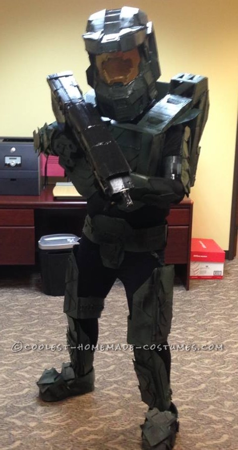 Awesome Cardboard Master Chief Costume