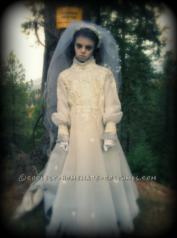 Creepy Victorian Ghost Costumes