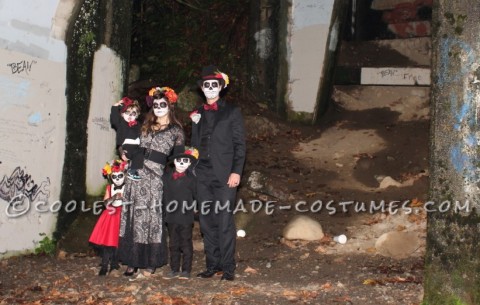 Coolest Homemade Dia de los Muertos Family Costume