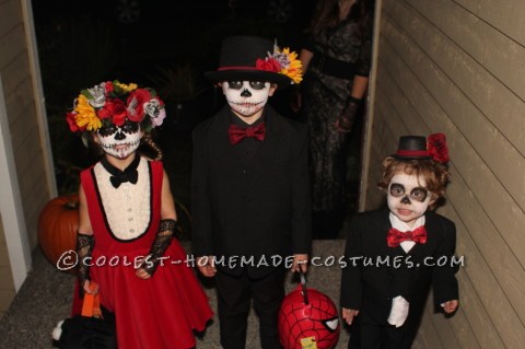 Coolest Homemade Dia de los Muertos Family Costume