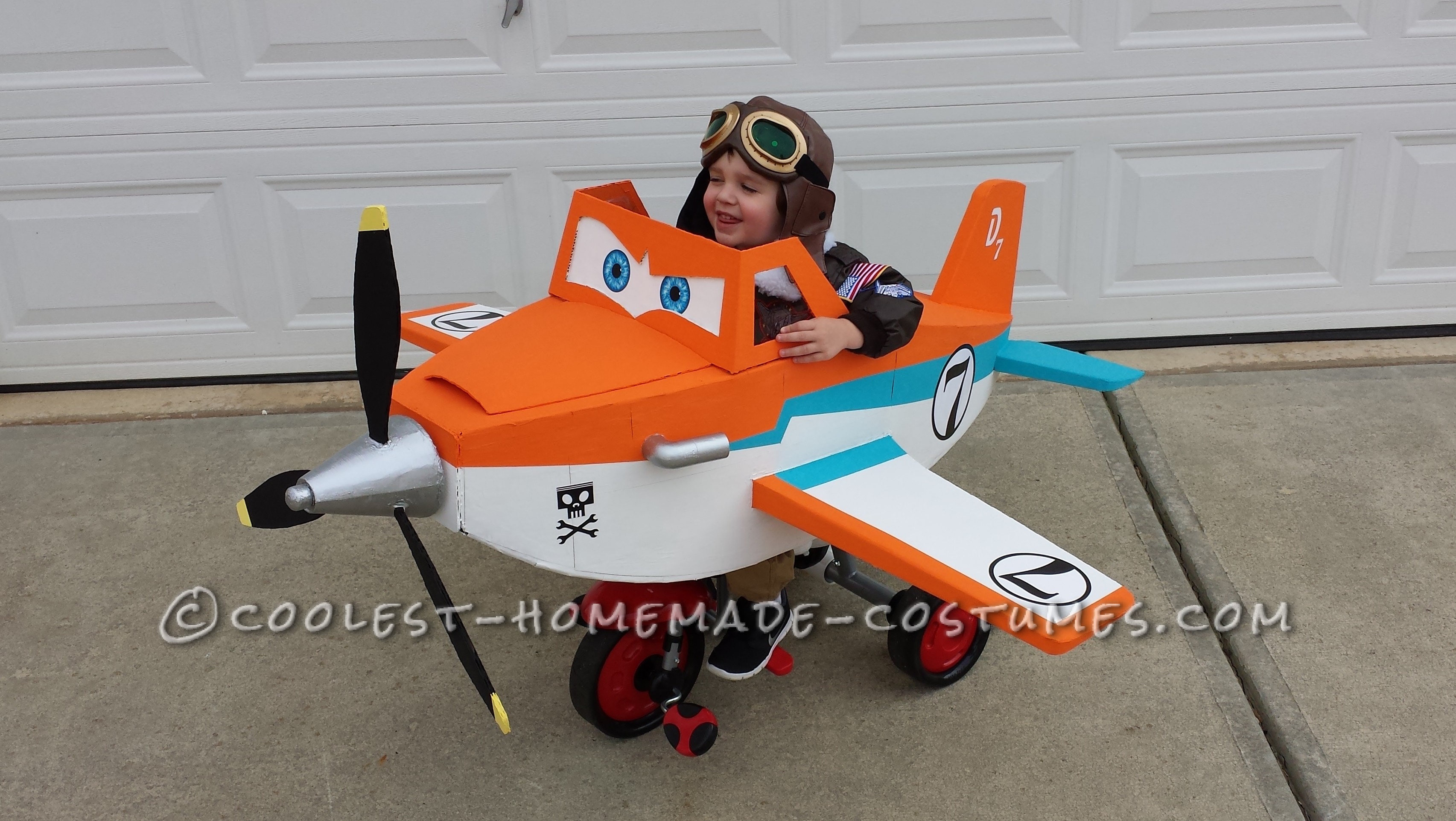 Disney Planes Dusty Crophopper Tricycle-mounted with Pilot Costume