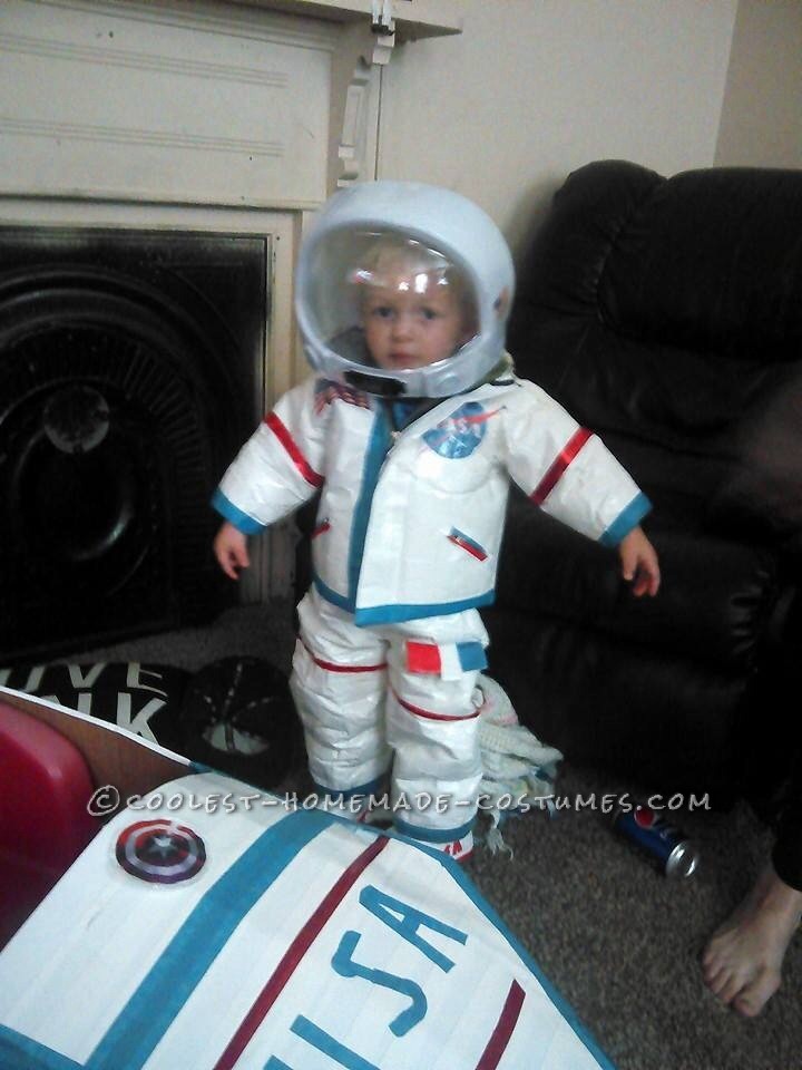 DIY Toddler Astronaut Costume and Space Ship