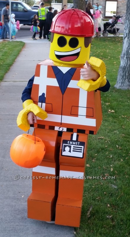 Everything is AWESOME about this Emmet Costume